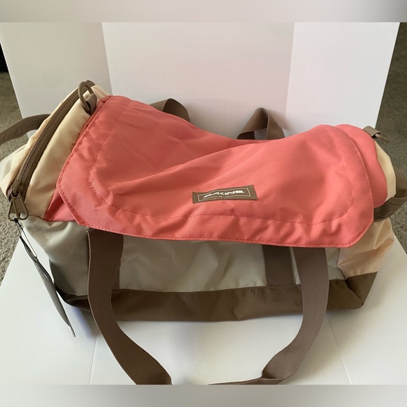 NWT - Dakine - EQ DUFFLE 35L - SALMON BAY - Picture 5 of 10